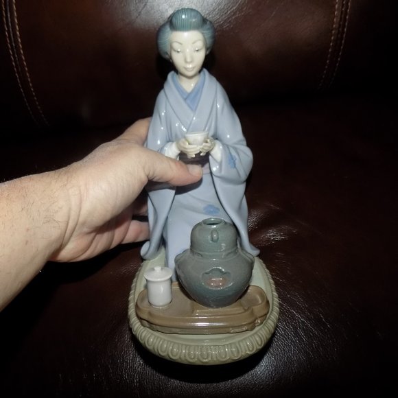 VINTAGE LLADRO FINE PORCELAIN GEISHA GIRL